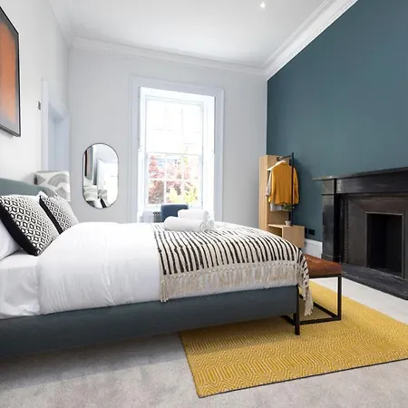 Dragon Luxury Serviced At Alva Street إدنبرة