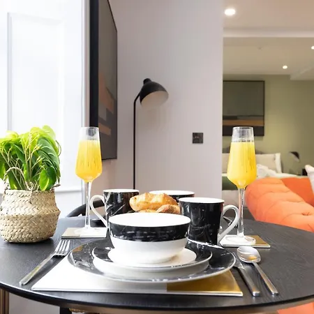 Dragon Luxury Serviced At Alva Street شقة