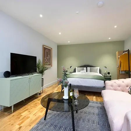 Dragon Luxury Serviced At Alva Street