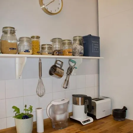 Cozy 1 Bedroom Near The Centre *