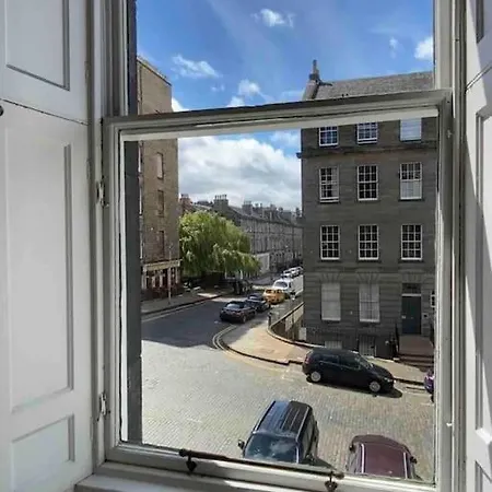 Beautiful Georgian New Town Flat إدنبرة