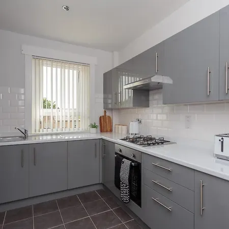 Lovely 2-bed Upper In Kirkliston Edi Airport Apartment