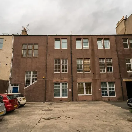 דירה 2bd Loft Style - - Free Parking - Pass The Keys