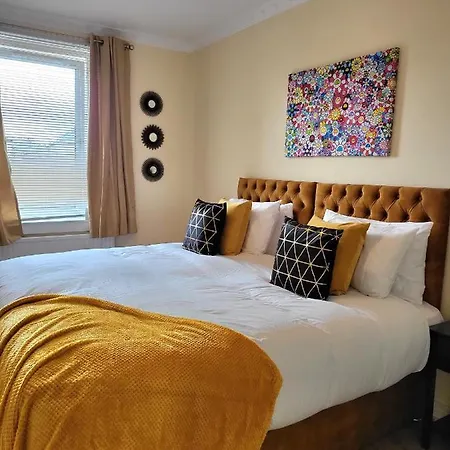 Apartmán 4 Bedrooms By Sensational Short Lets & Serviced