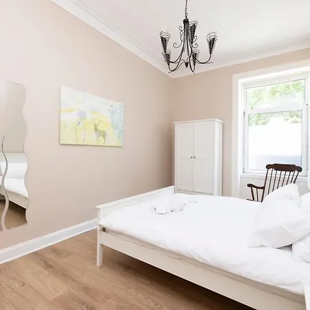 Joivy Family Flat Near Leith Apartmán
