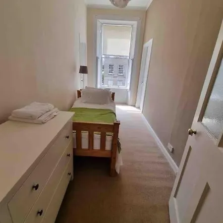 Beautiful Georgian New Town Flat *
