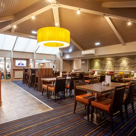 Express Edinburgh Airport By Ihg
