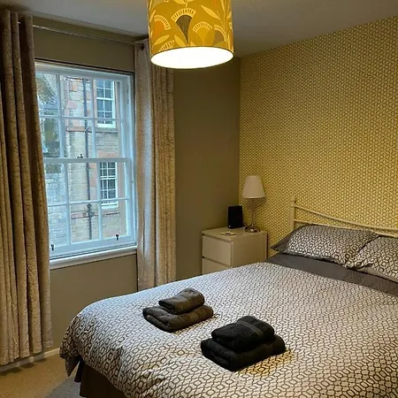 One Bedroom Websters Land Flat - Grassmarket Apartment Edinburgh
