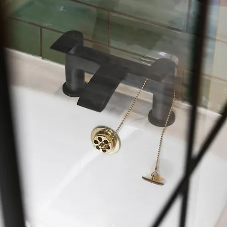 Apartment Stylish 3 Bed Abode-parking And Garden *