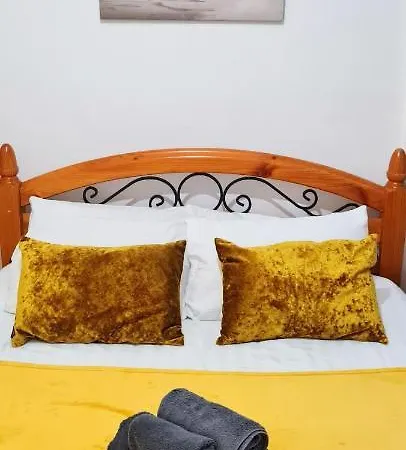 Central Deluxe - Excellent Location - Five Star Amenities - Free Parking * Edinburgh