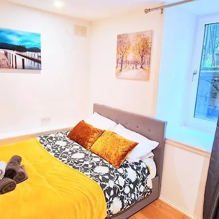 Central Deluxe - Excellent Location - Five Star Amenities - Free Parking Guest house Edinburgh