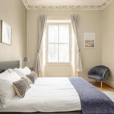 2 Bed Old Town - Next To Castle Apartamento Edimburgo