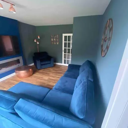 Lovely 2 Bedroom With Private Garden