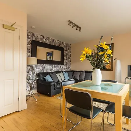 Amazing Castle View Edinburg