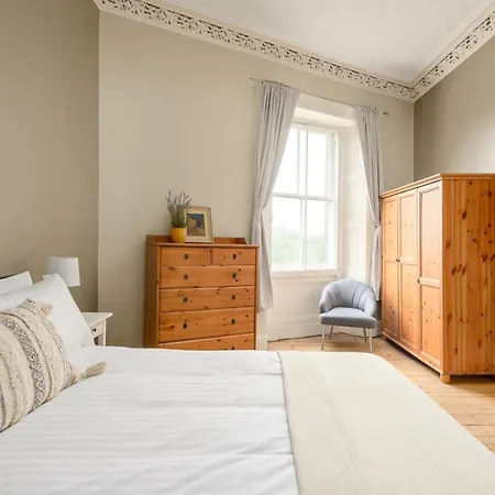 2 Bed Old Town - Next To Castle Apartamento *