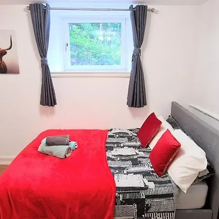 Guest house Central Deluxe - Excellent Location - Five Star Amenities - Free Parking