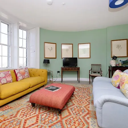 Joivy Inviting Flat At The Heart Of Edinburgh