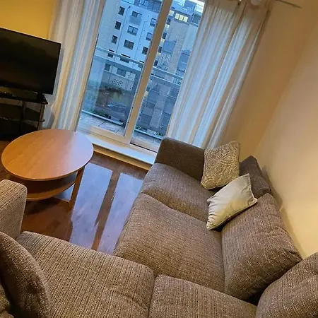 Leith/easter Rd Secure Parking. Apartment *