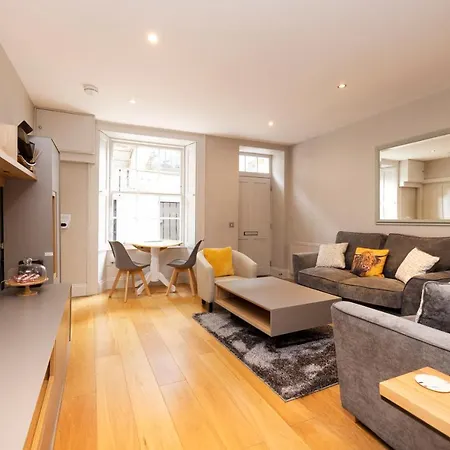 Апартаменты Joivy Splendid Flat Near Castle *