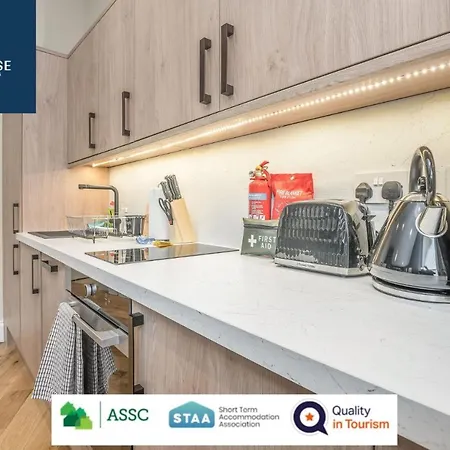 2 Bed Grassmarket By Sunrise Short Lets אדינבורו