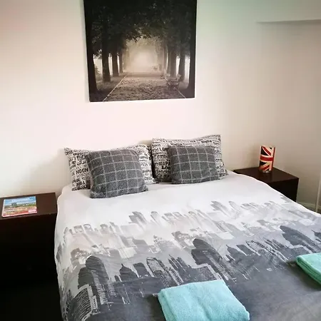 Gilmore Townhouse 3*