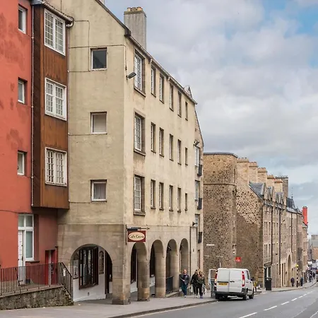 Royal Mile Modern Edinburgh