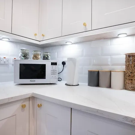 Meadowbank 3-bed Edinburg