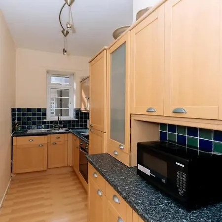 דירה Cosy 2 Bedroom Flat In Craigleith אדינבורו
