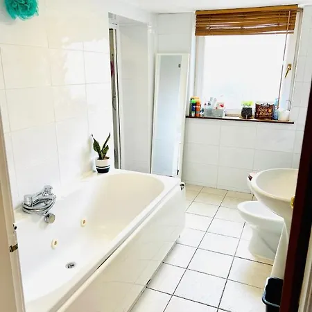 Leith Walk Budget Edynburg