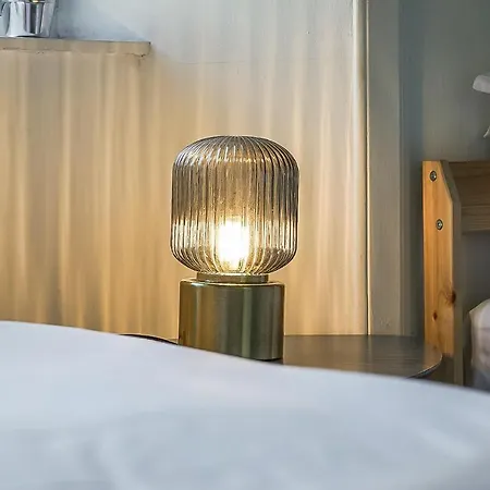 Centre 2 Bedroom Main Door Apartment Edinburgh