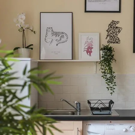 شقة Bright And Modern 2 Bed