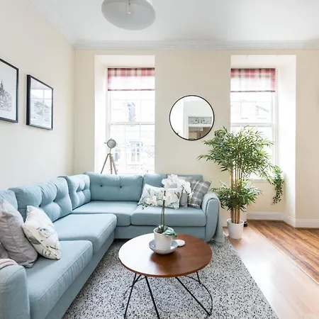 Bright And Modern 2 Bed شقة