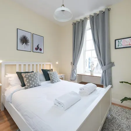 Bright And Modern 2 Bed * إدنبرة