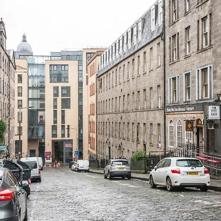 Bright And Modern 2 Bed *