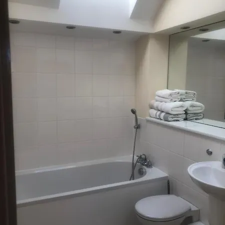 Private Parking 2 Bed 2 Bath شقة