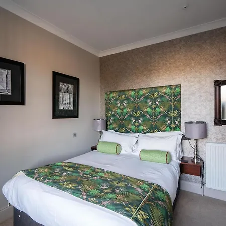No11 Boutique & Brasserie Hotell Edinburg