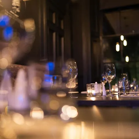 No11 Boutique & Brasserie