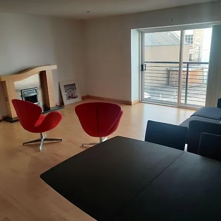 West End & Eicc With Parking *