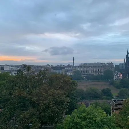 Modern Flat With Fantastic Views In Old Town *