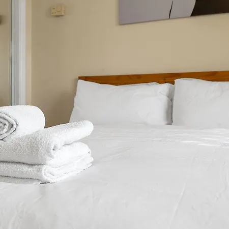 Modern 1br Flat - Free Parking + Lift Appartement *