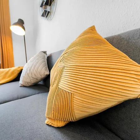 Modern & Spacious 1 Bedroom - Close To Centre - Sleeps Up To 3 Guests Apartment