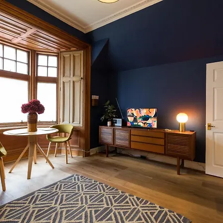 Joivy Contemporary With Free Parking *