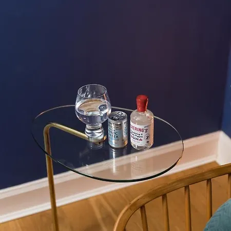 Joivy Contemporary With Free Parking Edinburgh