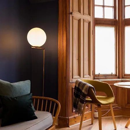 Joivy Contemporary With Free Parking * Edinburgh