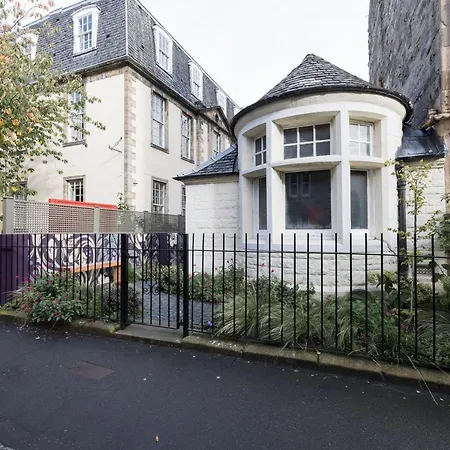 Joivy Contemporary With Free Parking * Edinburgh