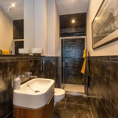 Joivy Beautiful Penthouse With Terrace & Jacuzzi *