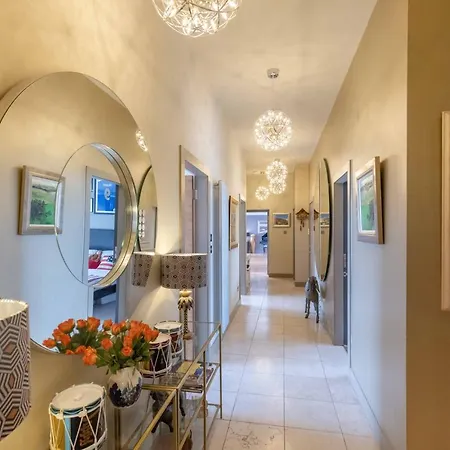 Διαμέρισμα Joivy Beautiful Penthouse With Terrace & Jacuzzi *