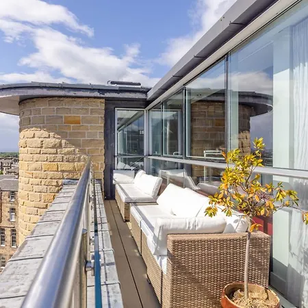 Διαμέρισμα Joivy Beautiful Penthouse With Terrace & Jacuzzi