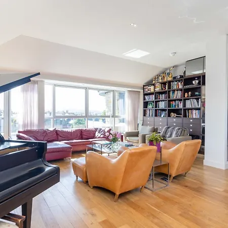 Joivy Beautiful Penthouse With Terrace & Jacuzzi Εδιμβούργο