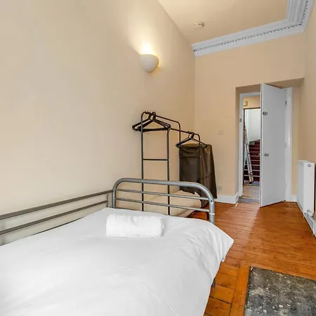 Апартаменты Centre Jasmine -sleeps 7 Эдинбург
